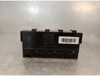 Recambio de rele para toyota prius (_w3_) 1.8 hybrid (zvw3_) referencia OEM IAM 8264171010  72818503 YAZAKI