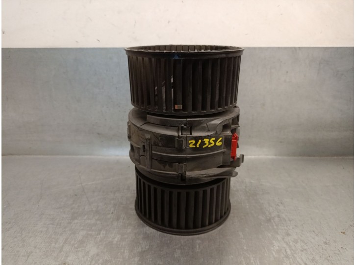 Recambio de motor calefaccion para renault megane iii hatchback (bz0/1_, b3_) 1.2 tce (bz2b, bz11) referencia OEM IAM 272104937R