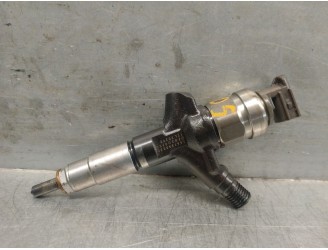 Replacement injector for Subaru Legacy V (BM) 2.0 D AWD (BMD) OEM IAM reference 16613AA030 DENSO