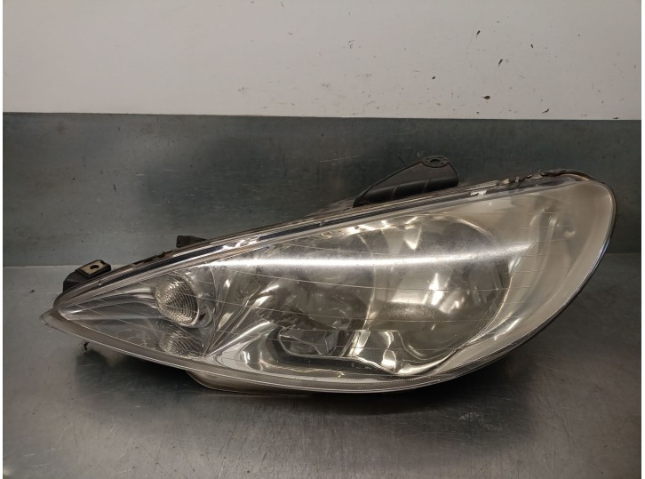 Replacement left headlight for Peugeot 206 hatchback (2A/C) 2.0 HDi 90 OEM IAM reference 9628666880 6204S9 