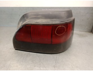 Recambio de piloto trasero derecho para renault clio i (b/c57_, 5/357_) 1.2 (5/357y, 5/357k) referencia OEM IAM 7700827552  