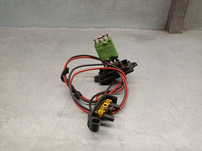 Recambio de resistencia calefaccion para renault twingo ii (cn0_) 1.5 dci (cn0e) referencia OEM IAM 7701067951  VALEO