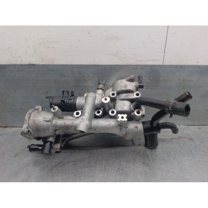 Recambio de termostato para kia carnival / grand carnival iii (vq) 2.2 crdi referencia OEM IAM 256102F010 256102F010 