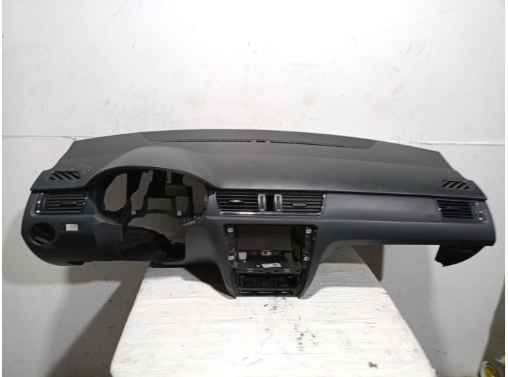 Recambio de salpicadero para seat toledo iv (kg3) 1.6 tdi referencia OEM IAM 6JB857009 