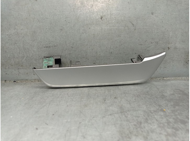 Recambio de moldura para skoda octavia iv (nx3, nn3, pv3) 1.5 tsi referencia OEM IAM 5E4853190A  5E4947193