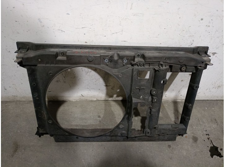 Recambio de calandra delantera de radiador para peugeot 307 sw (3h) 2.0 hdi 135 referencia OEM IAM  7104CF 