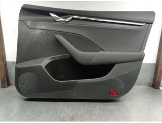 Recambio de guarnecido puerta delantera derecha para skoda octavia iv (nx3, nn3, pv3) 1.5 tsi referencia OEM IAM 5E4867014G 5E48