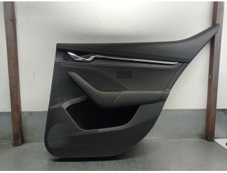Recambio de guarnecido puerta trasera derecha para skoda octavia iv (nx3, nn3, pv3) 1.5 tsi referencia OEM IAM 5E6867024K 5E6867
