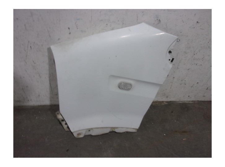 Recambio de aleta delantera izquierda para nissan interstar mod. 04 (x70) 2.5 dci diesel cat referencia OEM IAM 