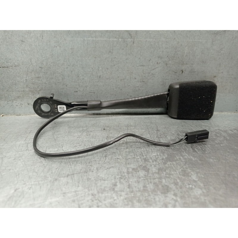 Recambio de enganche cinturon para seat leon (kl1, klg) 1.0 tsi referencia OEM IAM 8Y0857755  