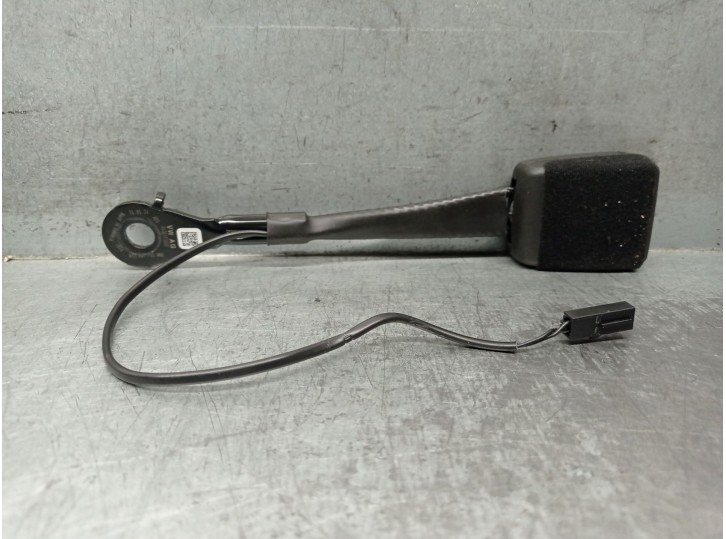 Recambio de enganche cinturon para seat leon (kl1, klg) 1.0 tsi referencia OEM IAM 8Y0857755  