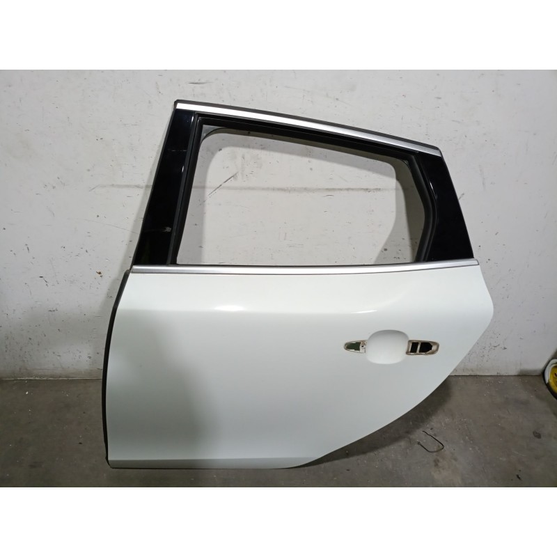 Recambio de puerta trasera izquierda para volvo v40 hatchback (525) d3 referencia OEM IAM  32321999 