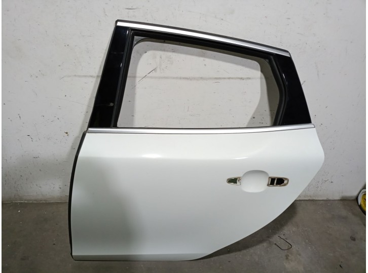 Replacement left rear door for Volvo V40 hatchback (525) D3 OEM IAM reference 32321999 