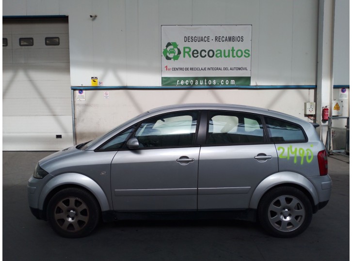 audi a2 (8z0) del año 2003