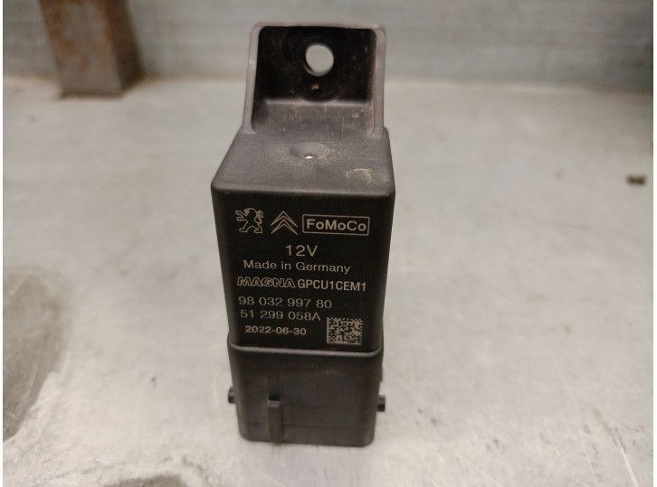 Recambio de caja precalentamiento para toyota proace furgoneta (mdz_) 1.5 d4d (mdz8) referencia OEM IAM 9803299780 SU001A3817 51