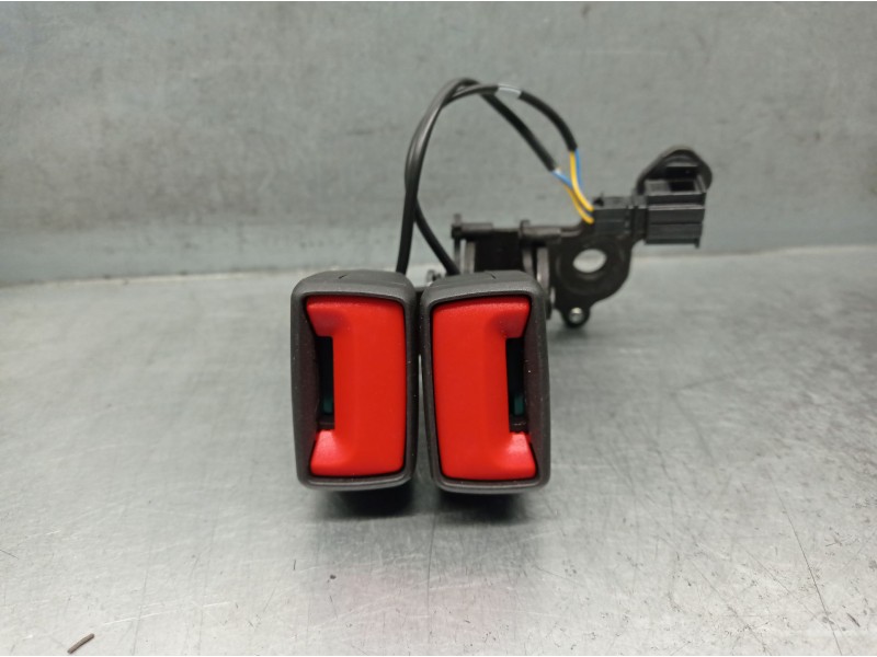 Recambio de enganche cinturon para seat leon (kl1, klg) 1.0 tsi referencia OEM IAM 5FA857739 5FA857739 
