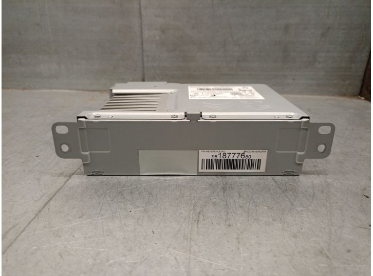Replacement audio system / CD radio for Toyota Proace Van (MDZ_) 1.5 D4D (MDZ8) OEM IAM reference 9818777680 