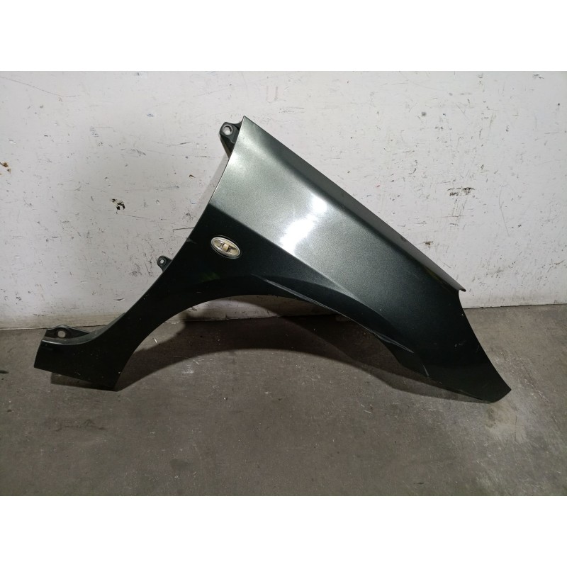 Recambio de aleta delantera derecha para peugeot 307 cc (3b) 2.0 16v referencia OEM IAM  7841T2 