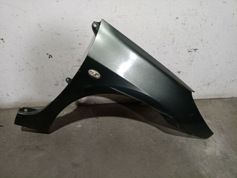 Recambio de aleta delantera derecha para peugeot 307 cc (3b) 2.0 16v referencia OEM IAM  7841T2 
