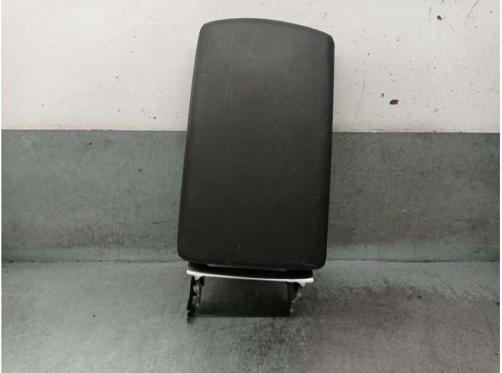 Recambio de apoyabrazos central para seat leon (kl1, klg) 1.0 tsi referencia OEM IAM 5G0885961D 5G0885961D 