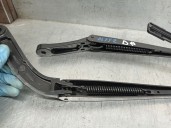 Replacement front right wiper arm for Seat Leon (KL1, KLG) 1.0 TSI OEM IAM reference 5FB955410A 5FB955409A
