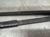 Replacement front right wiper arm for Seat Leon (KL1, KLG) 1.0 TSI OEM IAM reference 5FB955410A 5FB955409A