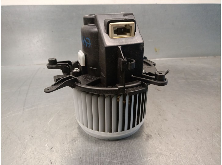 Recambio de motor calefaccion para toyota proace furgoneta (mdz_) 1.5 d4d (mdz8) referencia OEM IAM 1D4800039  DENSO