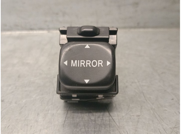 Recambio de mando retrovisor para toyota yaris (_p1_) 1.4 d-4d (nlp10_) referencia OEM IAM 183547  