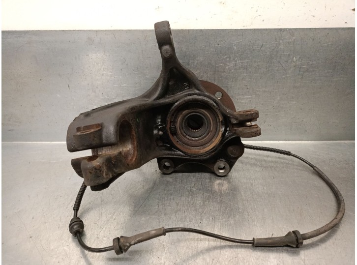 Recambio de mangueta delantera derecha para citroën c4 cactus 1.2 vti 82 referencia OEM IAM 1607557580 1607557580 