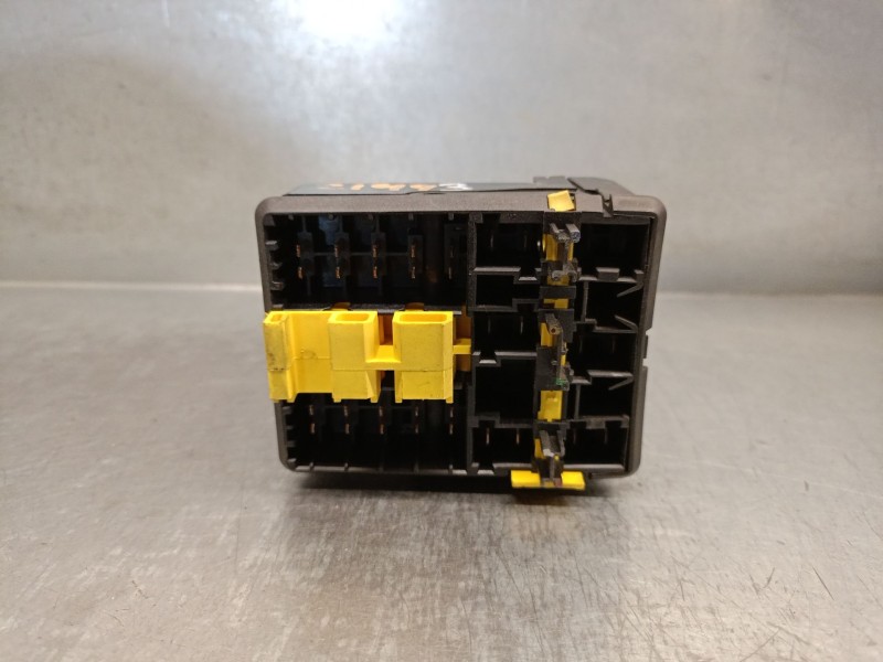 Recambio de caja reles / fusibles para peugeot 106 ii (1a_, 1c_) 1.5 d referencia OEM IAM 9608173180  