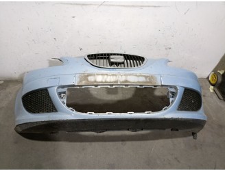 Replacement front bumper for Seat Altea (5P1) 1.9 TDi OEM IAM reference 5P0807217M 
