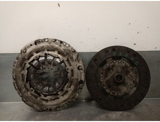 Recambio de kit embrague para kia carens iii monospace (un) 2.0 crdi 115 referencia OEM IAM 302100495R 4130039285 LUK