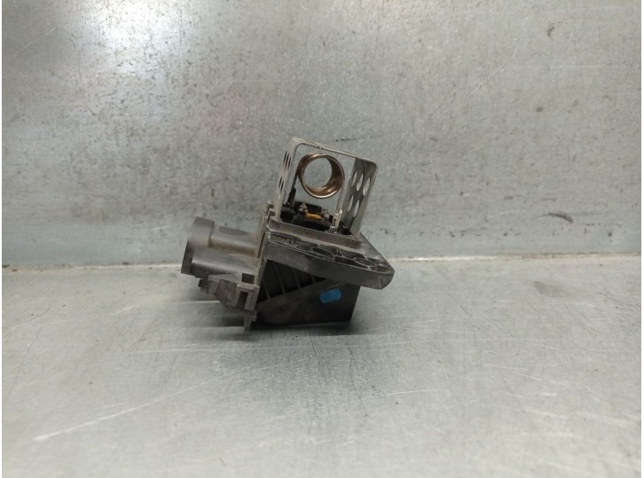 Recambio de resistencia calefaccion para opel corsa f (p2jo) 1.5 (68) referencia OEM IAM 9829220580  