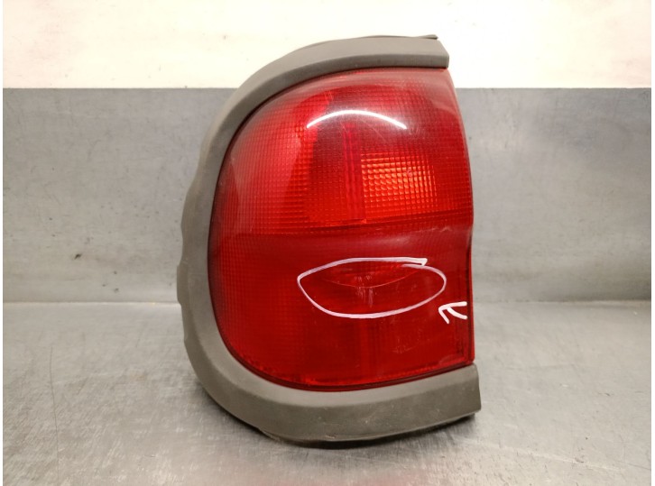 Recambio de piloto trasero izquierdo para nissan terrano/terrano.ii (r20) 2.7 turbodiesel referencia OEM IAM 268550X000 268550X0