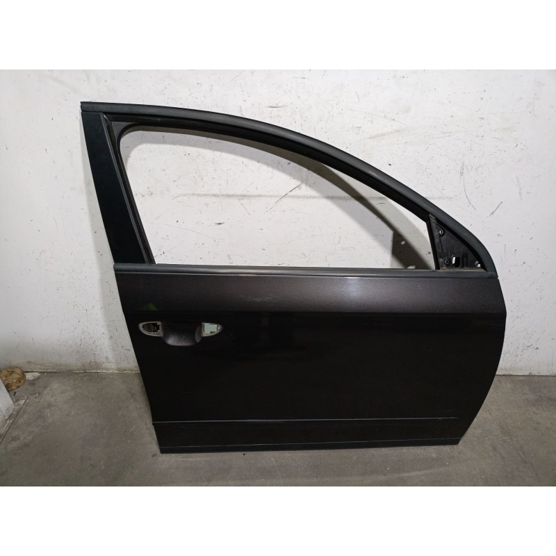 Recambio de puerta delantera derecha para volkswagen passat b6 (3c2) 2.0 bluetdi referencia OEM IAM  3C4831056J 