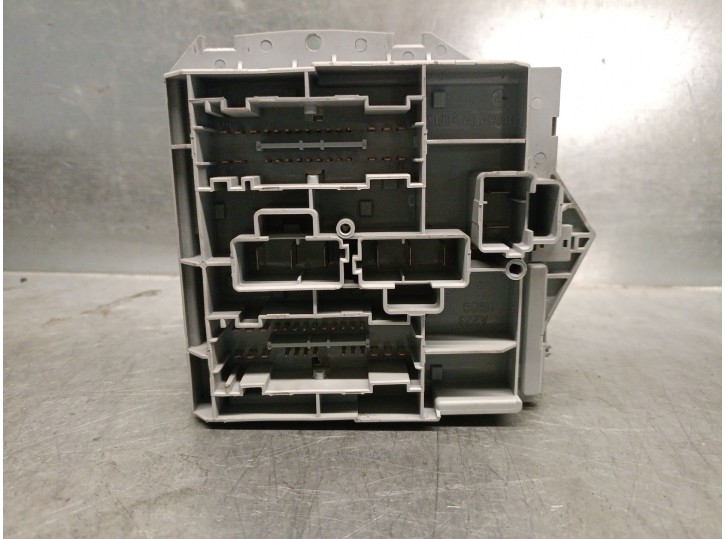 Recambio de caja reles / fusibles para alfa romeo 159 (939_) 2.0 jtdm (939axp1b) referencia OEM IAM 50513644  