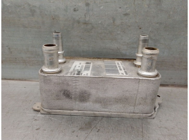 Recambio de radiador caja cambios para jaguar xe (x760) 2.0 d referencia OEM IAM AW837A095AA C2Z18818 