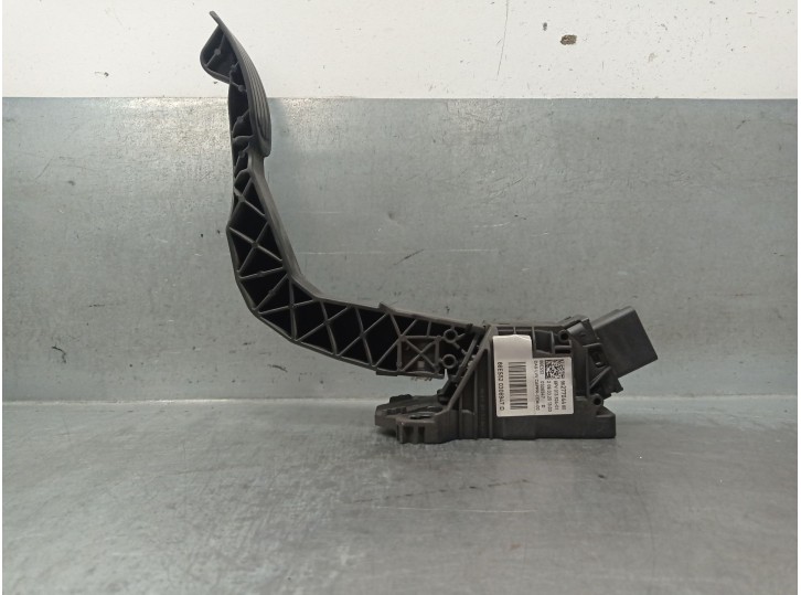 Recambio de potenciometro pedal para opel corsa f (p2jo) 1.5 (68) referencia OEM IAM 9827704480 6PV01352401
