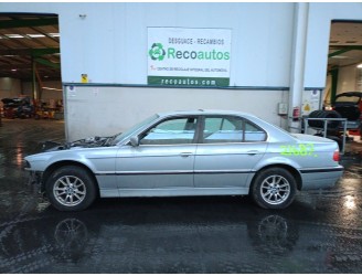 bmw 7 (e38) del año 2001