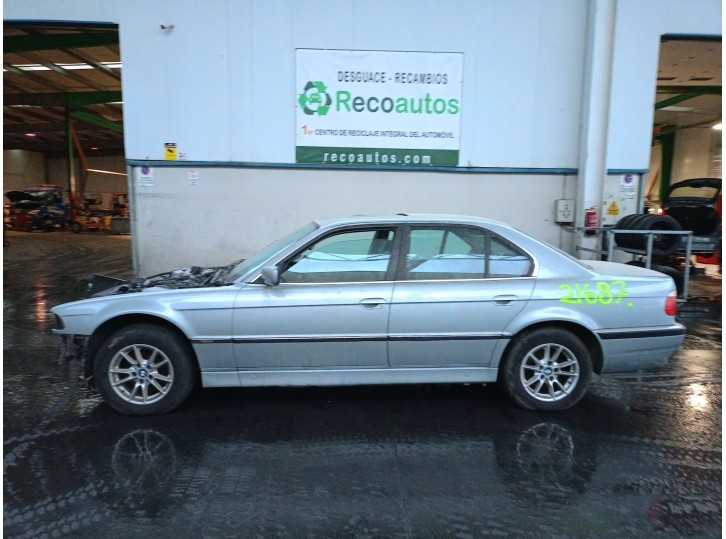 bmw 7 (e38) del año 2001