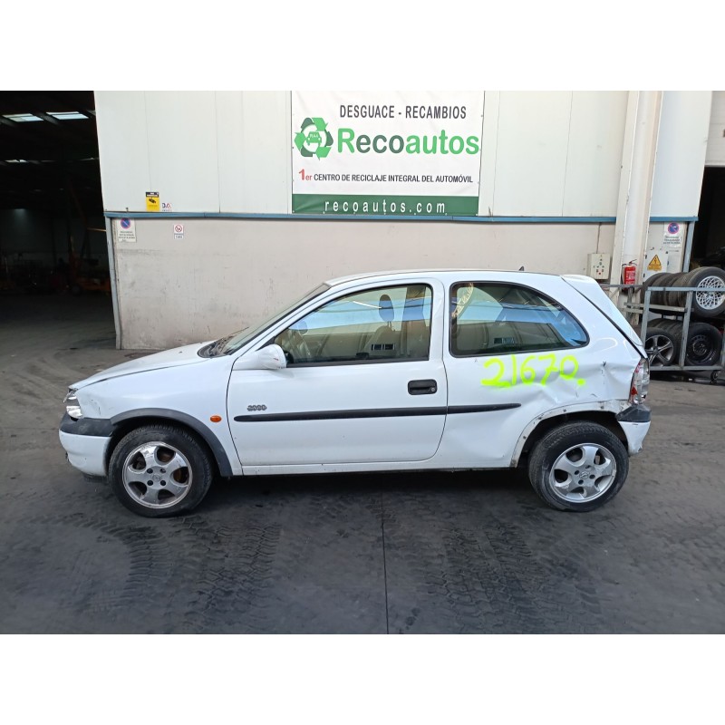 opel corsa b (s93) del año 2000