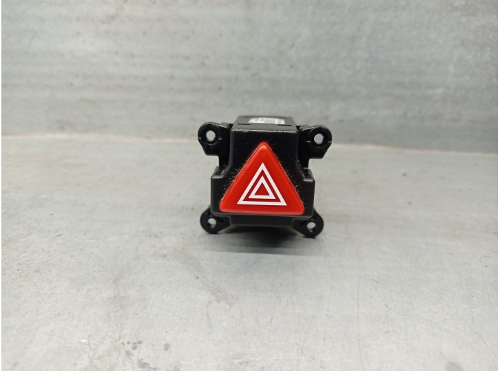 Replacement hazard warning switch for Hyundai i30 (PDE, PD, PDEN) 2.0 N OEM IAM reference 93730G3100 