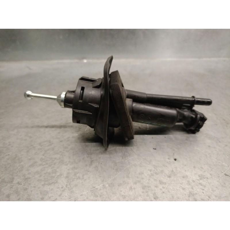 Recambio de bomba embrague para volvo v40 hatchback (525) d3 referencia OEM IAM BV617A542AB 31325386 