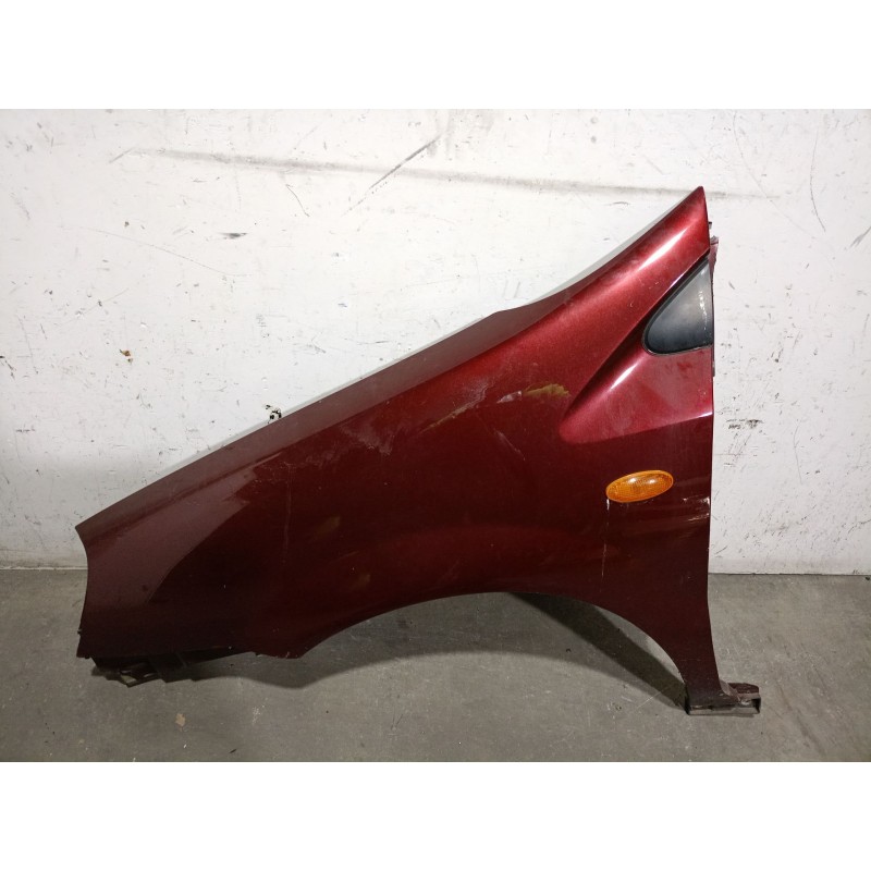 Recambio de aleta delantera izquierda para nissan almera tino (v10) 1.8 referencia OEM IAM  63101BU435 