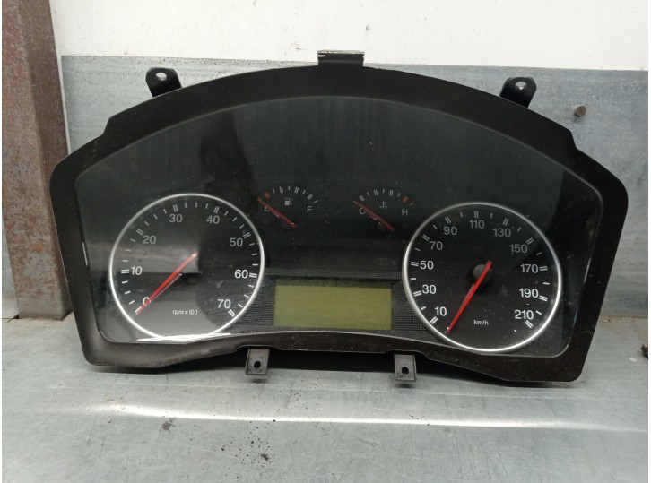 Recambio de cuadro instrumentos para fiat croma (194_) 1.9 d multijet (194axb1b) referencia OEM IAM 51735925 51735925 5030010902