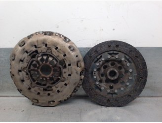 Recambio de kit embrague para nissan primera (p12) 1.9 dci referencia OEM IAM 8200279195 30100AW301 LUK