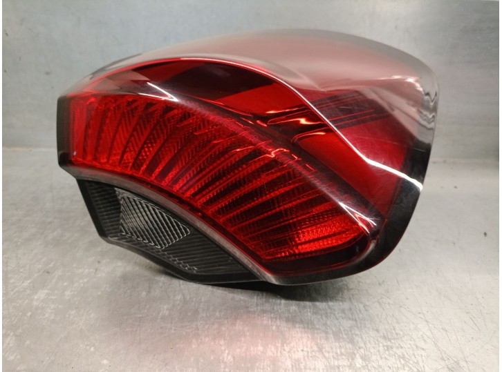 Replacement right rear light for Ford Focus II (DA_, HCP, DP) 1.6 TDCi OEM IAM reference 0521153420E 52115342 