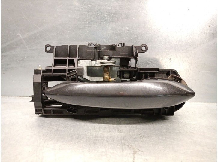 Recambio de maneta exterior delantera derecha para bmw 5 touring (f11) 520 d referencia OEM IAM X4717565009 51227276242 