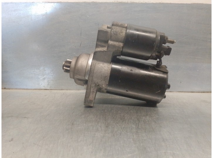 Recambio de motor arranque para volkswagen polo (9n1) 1.2 12v referencia OEM IAM 02T911023E 0001121016 BOSCH