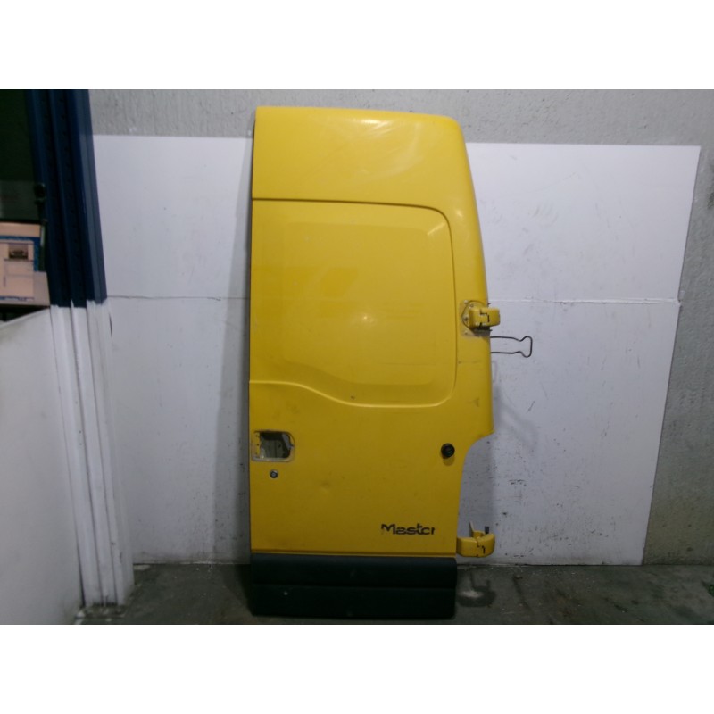 Recambio de puerta trasera derecha para renault master ii furgoneta (fd) 2.5 dci referencia OEM IAM  7751477917 